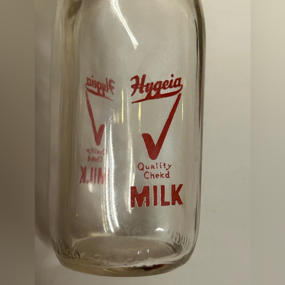 Vintage Hygeia Dairy One Pint Glass Milk Bottle **Collectible - Picture 4 of 9